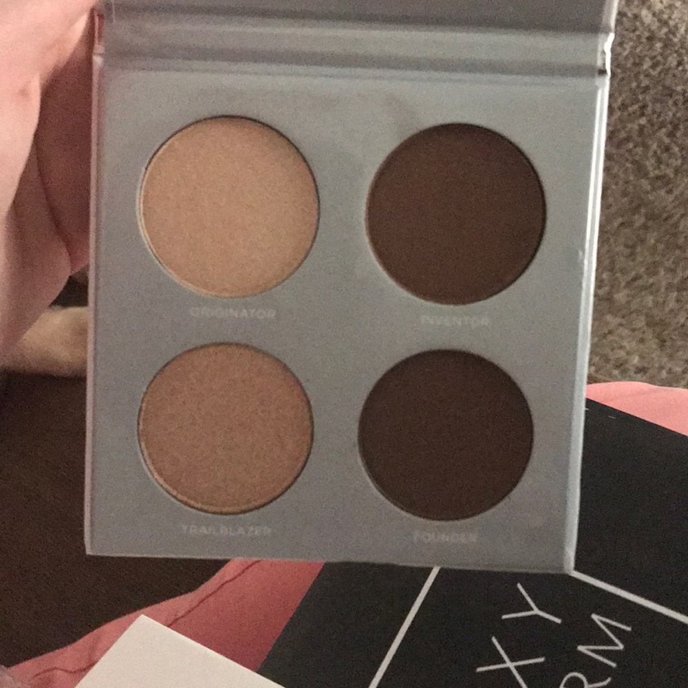 Pur cosmetics sculptor pallette